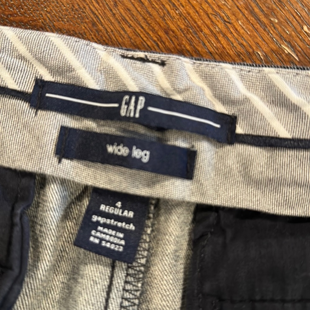 Gap, size 4